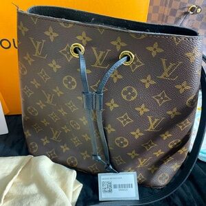 Louis Vuitton NeoNoe bag